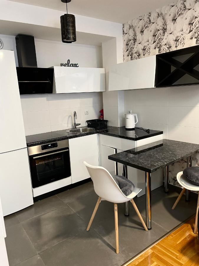Apartman City Center 3-Setaliste Prijedor Exteriör bild
